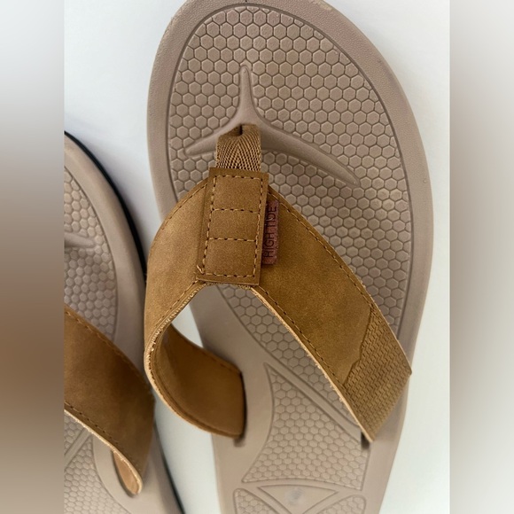 High Tide Flip Flops Size 11.5 - Picture 7 of 8
